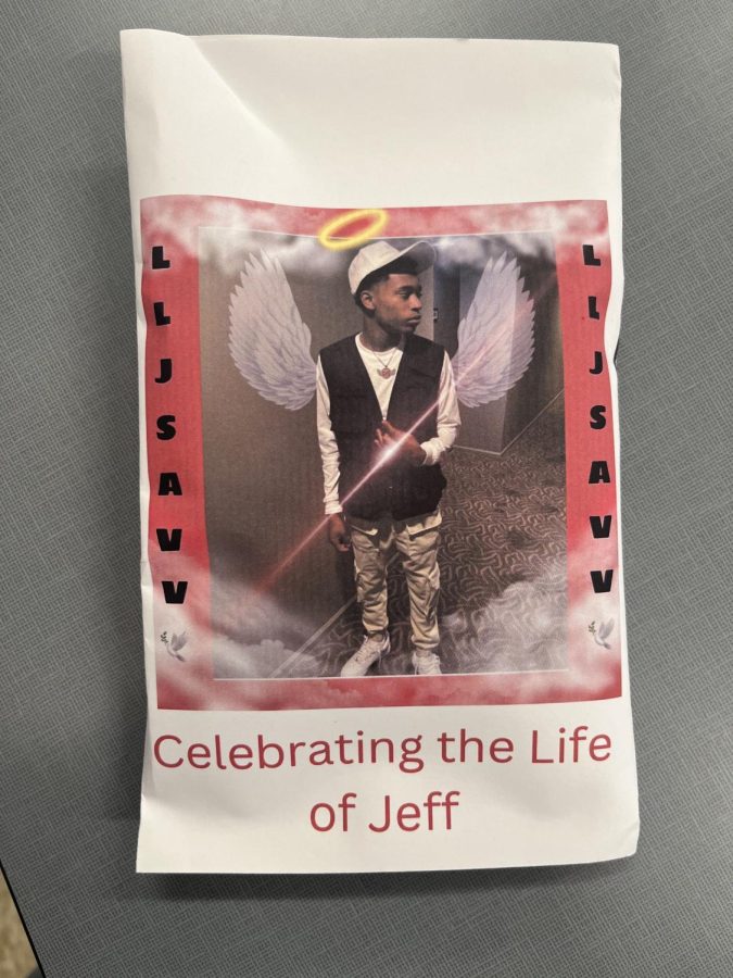Students celebrate Jeff Eatons life in Terresa Lawrences African American Literature class on September 30. They shared food, music and memories. 